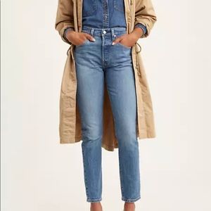 Levi 501 Classic Fit - size 28